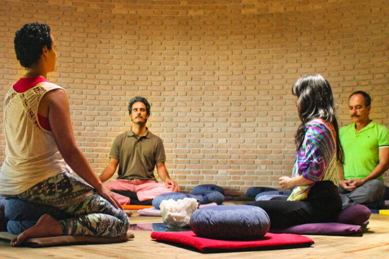 site-universidade-blog-cultivando-e-sustentando-o-hábito-de-meditar